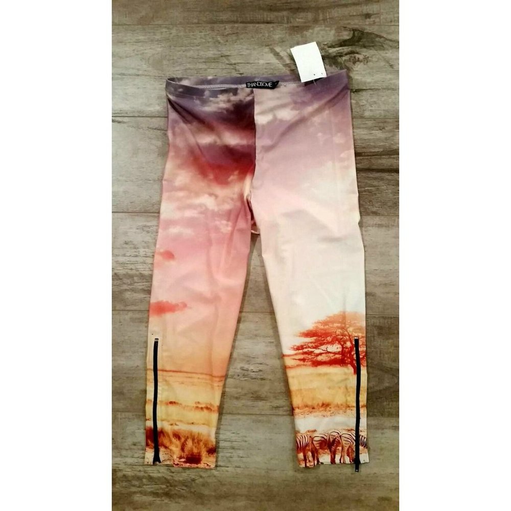 WE ARE HANDSOME The Discovery OASIS ZIP Capri LEGGING ( S )